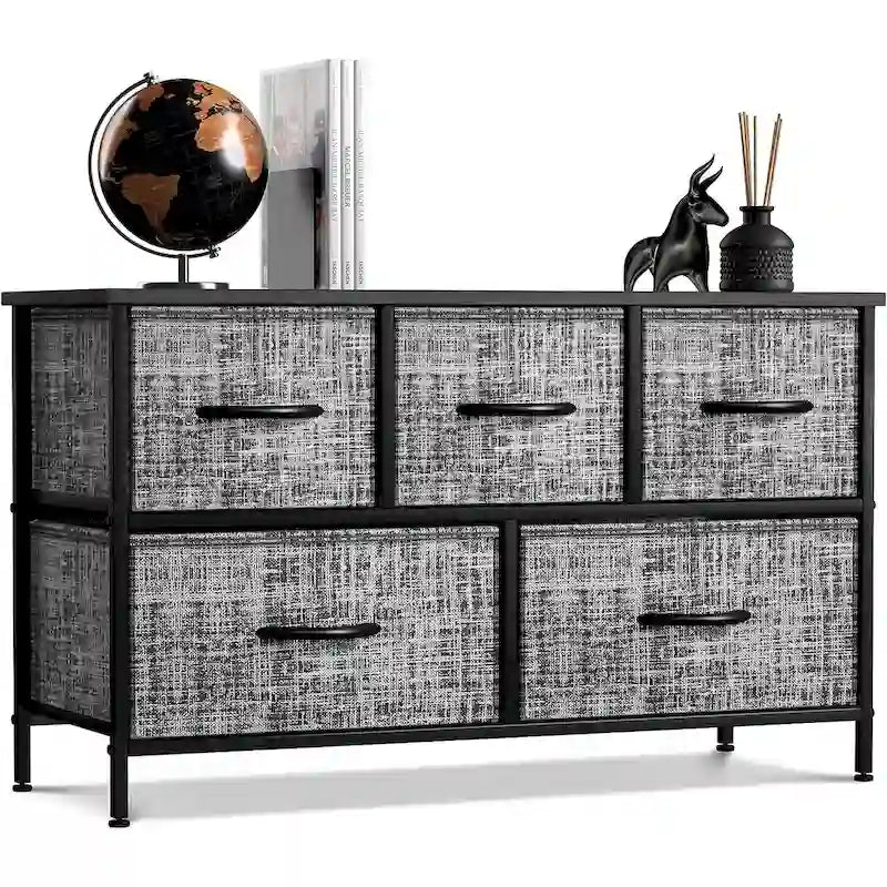 Commode à cinq tiroirs