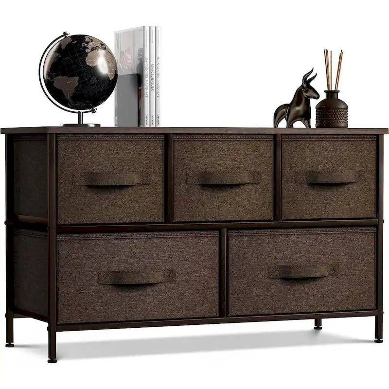 Commode à cinq tiroirs