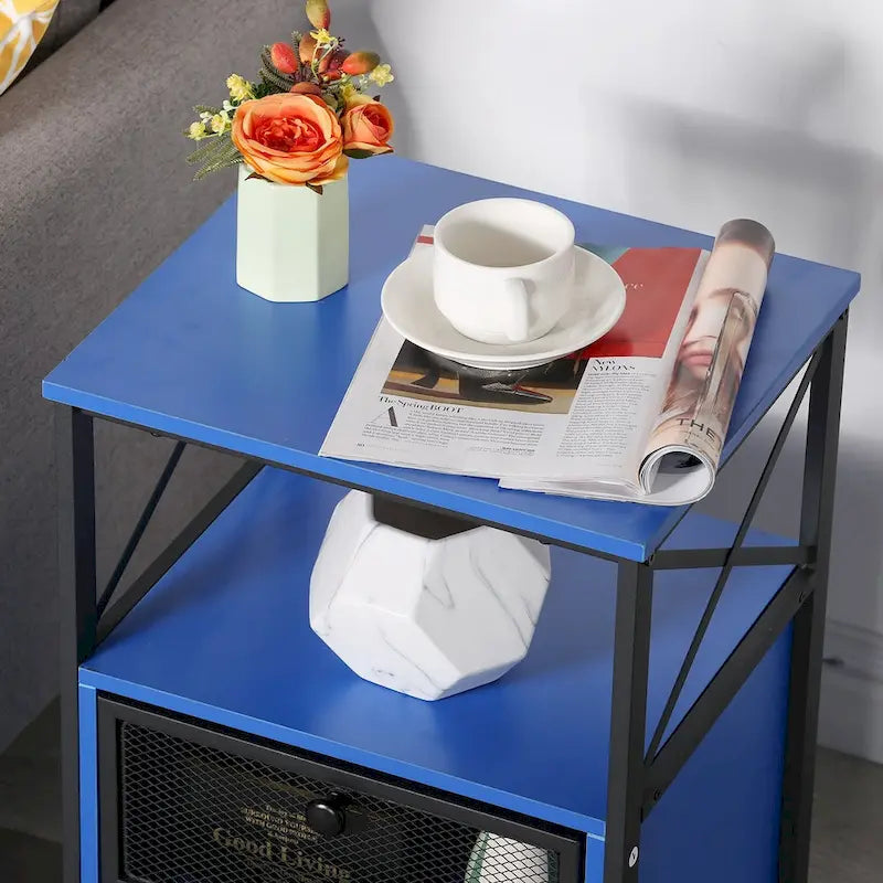 Table de chevet à deux tiroirs avec étagère