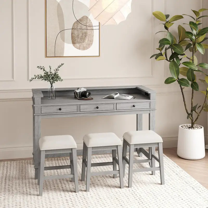 Table de salle à manger, comptoir de bar et chaises
